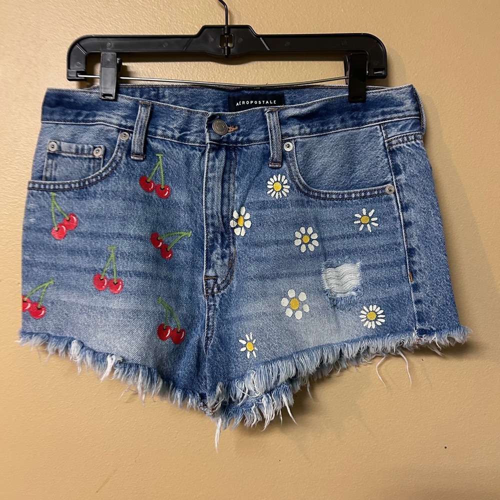Aeropostale Womens Vintage High Rise Cherry Daisy Denim Shorts‎ Size 10